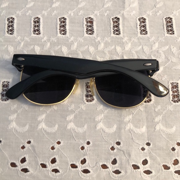 Vintage Sunglasses 🕶 from the 80’s! - Picture 5 of 5